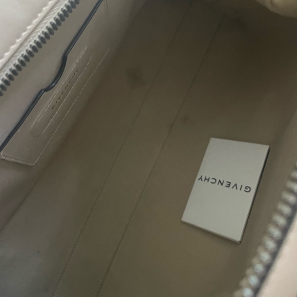 Givenchy Antigona Tote - Picture 11 of 11